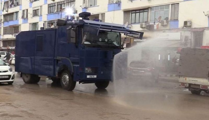 بشار: أمن دائرة لحمر تكثف عمليات التطهير والتعقيم للأماكن العمومية