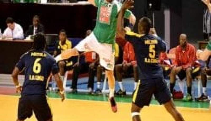 الجزائري يحقق الفوز على أنغولا 23-19 المنتخب