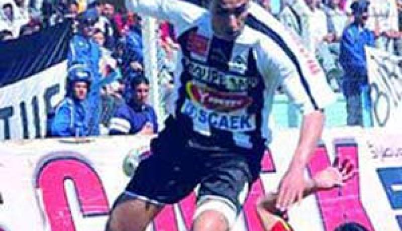 سرار ينصب آيت جودي ويوجه تحذيرا شديد اللهجة للاعبين