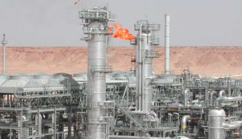 التعاون الطاقوي في صدارة المحادثات التي جرت بين السيد يوسفي و سفير الإمارات العربية المتحدة بالجزائر
