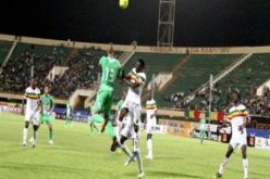 المنتخب الجزائري ينهزم أمام نظيره المالي 2-1