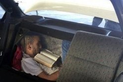 الشرطة الاسبانية  توقف جزائريا حاول الحرقة مختبئا داخل سيارة