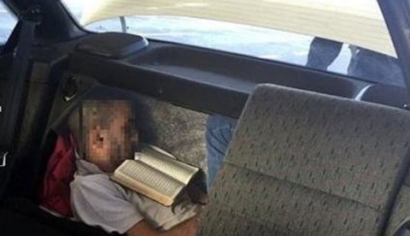 الشرطة الاسبانية  توقف جزائريا حاول الحرقة مختبئا داخل سيارة