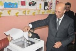 ولد خليفة يؤدي واجبه الانتخابي