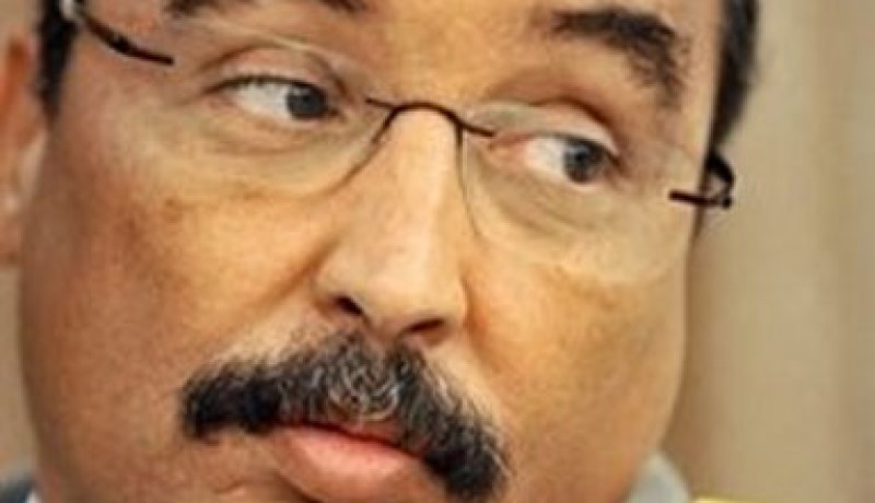 الرئيس الموريتاني يؤكد للتلفزيون قبل توجهه الى باريس ان الجراحة التي اجريت له “ناجحة”