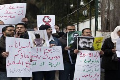 اسرى فلسطينيون يضربون عن الطعام  تضامنا مع الأسير عدنان