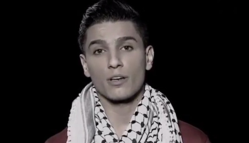 صور..محمد عساف يتضامن مع الأسرى الفلسطينيين بالماء والملح