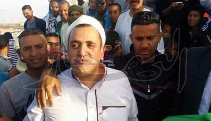 هذه هي آخر صور الفنان الراحل الشيخ عطا الله دقائق قبل وفاته