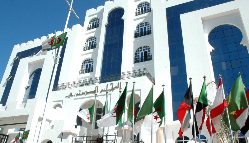 القصة الكاملة لضرب المجلس الدستوري ومفوضية الأمم المتحدة 