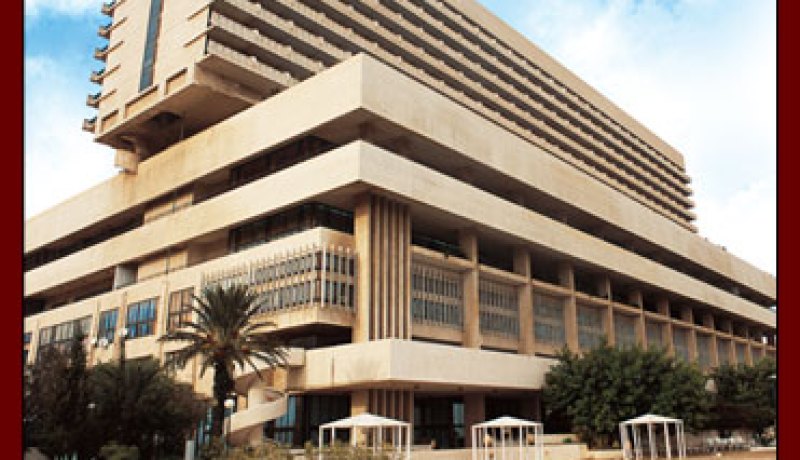 حركة دؤوبة لممثلي الصحافة الوطنية والأجنبية لتغطية الحدث الوطني