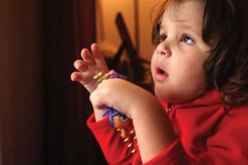 كبر عمر المرأة الحامل يزيد من مخاطر إصابة جنينها بمرض التوحد