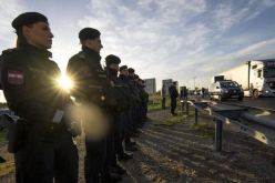 النمسا تعتقل شقيقين سوريين لصلاتهما بالإرهاب