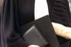 احتجاج للمحامين بعد اعتداء على زميلهم من طرف‮ ''‬مجنون‮'' ‬في‮ ‬المسيلة