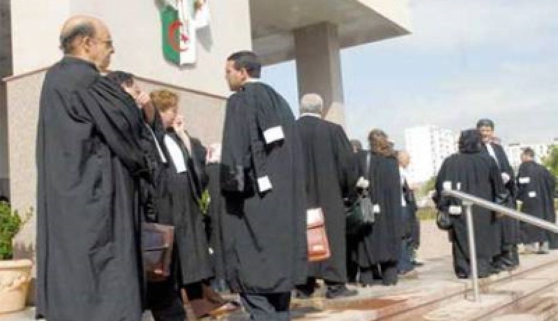 ''على بوتفليقة أن يكبح جماح الفساد ويفتح المجال للتداول على السلطة''