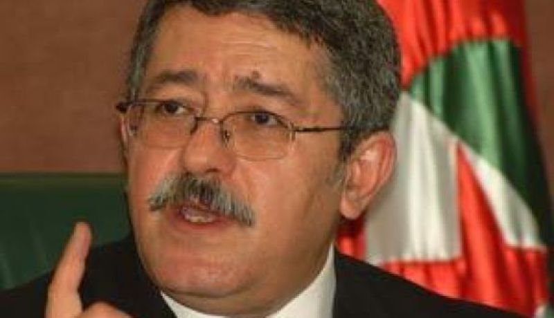 أويحيى يطالب الجميع بمد أياديهم للدولة لبناء الجزائر