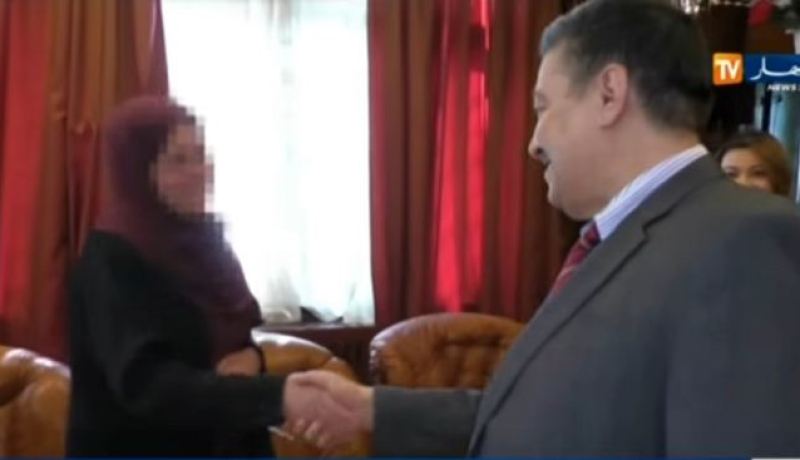 بالفيديو وزير الصحة يستقبل خالتي صليحة ويعلن تكفّّّّله بقضية ابنتها