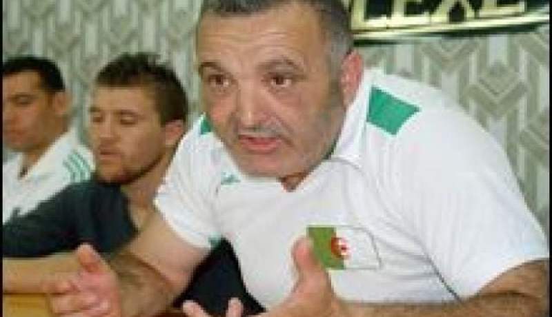 استقالة المدرب الوطني للملاكمة عز الدين عقون