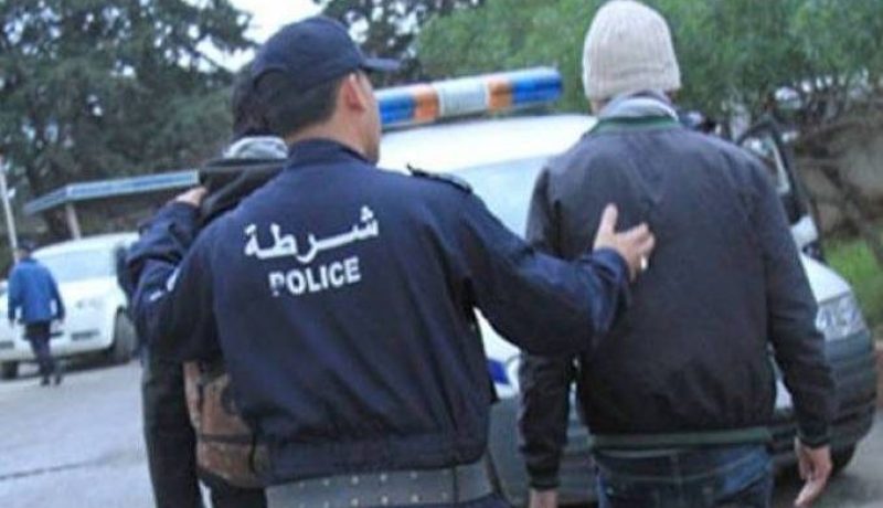 القبض على شخصين سرقا 50 هاتف نقال من محل ببئر مراد رايس في العاصمة 