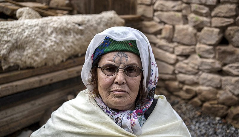 صور للأورسيات بالوشم التقليدي الذي زادهن جمالا