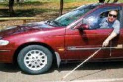 القضاء يحاكم فرنسيا ضريرا قاد سيارة وهو في حالة سكر