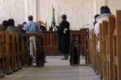 إيداع شاب الحبس بعدما حوّل مستودع مجمّع «عدل» بالكاليتوس إلى وكر للرذيلة