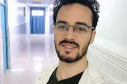 الدكتور بن عمر حسين يجري عملية إصلاح الإحليل “بتقنية زرع قطعة من نسيج لثة الفم في الإحليل”