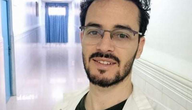 الدكتور بن عمر حسين يجري عملية إصلاح الإحليل “بتقنية زرع قطعة من نسيج لثة الفم في الإحليل”