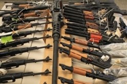 حجز أسلحة وذخيرة وملابس عسكرية داخل ورشة سرية في عين وسارة بالجلفة