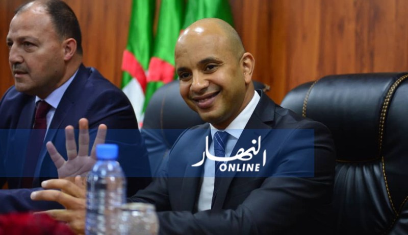 بالصور.. تسليم المهام بين “حطّاب” ووزير الشباب والرياضة الجديد