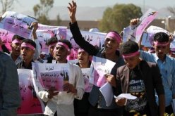 الحوثيون يستولون على مبان حكومية في صنعاء