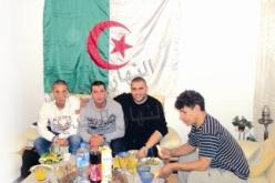 يناصر اتحاد الحراش، العلم الوطني علامة مسجلة في حذائه ومعروف باسم “العملاق” عند الألمان