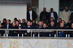 بالصور.. وزير الإتصال والسفير الفرنسي يتابعان الداربي !