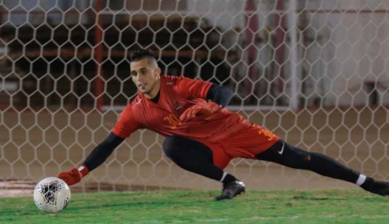 حارس الخضر يساند بن العمري ويوجه رسالة للسلطات الجزائرية !!