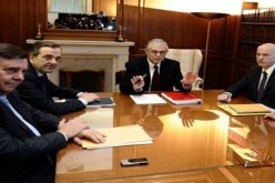 استقالات جماعية من حكومة باباديموس اليونانية