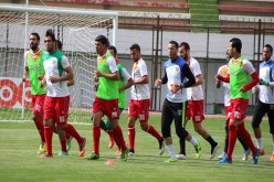 مولودية العلمة تتدرب في القاعة بسبب الثلوج