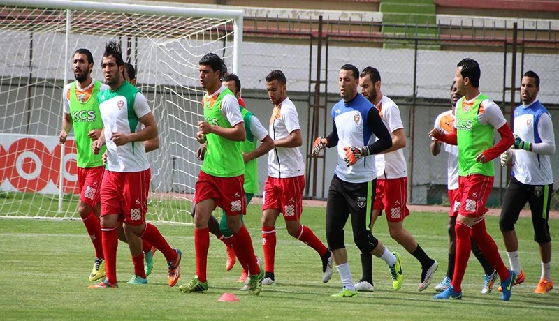 الأنصار ينظّمون مسيرة أمام مقر البلدية ويطالبون برحيل الإدارة