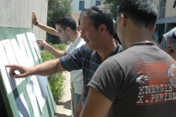 فيما حققت الفتيات أعلى نسبة نجاح في باكالوريا 2008 :125 ناجح تحصلوا على معدل 17 معدل فما فوق من بينهم 89 ناجحة و36 ناجح وولايات الجنوب في المراتب الأخيرة