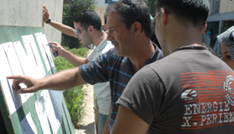 ساعات فقط قبل الإعلان النهائي عن نتائج بكالوريا 2008 : ترقب… ليالي بيضاء بنوادي الإنترنيت وملايين أحرقت في SMS موبيليس