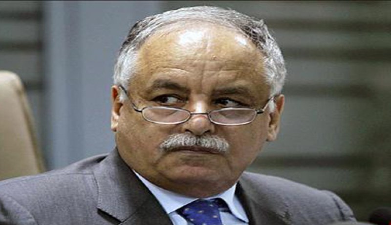 رئيس وزراء ليبيا السابق يعتقد أن القذافي في ليبيا