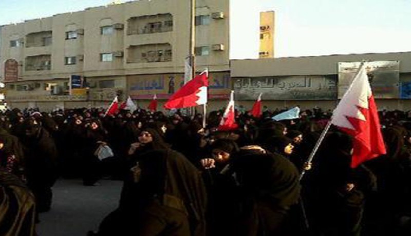 اشتباكات بين المحتجين و الشرطة في البحرين و احتجاز ناشطتين غربيتين