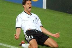 بالاك يعلن نفسه قائدا للمنتخب ويعيد لام الى وضعه السابق قبل المونديال