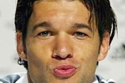 بالاك ينصح لاعبي انجلترا بالتخلي عن الغرور