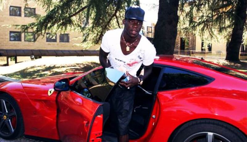 “بالوتيلي” يتحول إلى “مايكل شوماخر”!!!