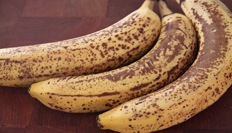 بيع بالمزاد العلني لـ51 حاوية «بنان» فاسد في ميناء وهران