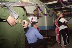 احتراق المنزل المخصص لممارسة الدعارة يكشف عن تورط خلية كاملة