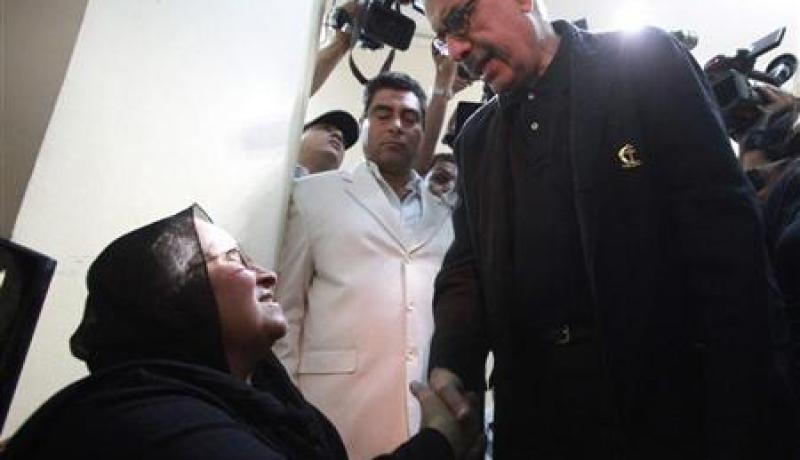 البرادعي ومئات النشطاء يتظاهرون احتجاجا على مقتل شاب