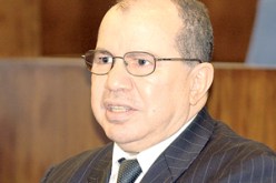 أزمة نقص الدواء بالسوق الجزائرية تتواصل إلى غاية شهر سبتمبر:بركات يأمر بالإبقاء على صيدلية الوزارة مفتوحة طيلة أيام الأسبوع تفاديا لحدوث نقص