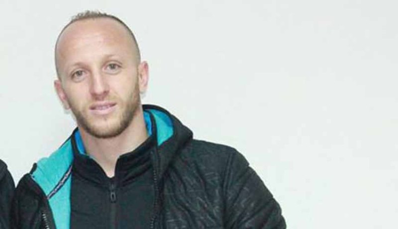 بن حسين زكرياء لاعب اتحاد الحراش يقاضي إتحاد بلعباس بسبب 200 مليون!