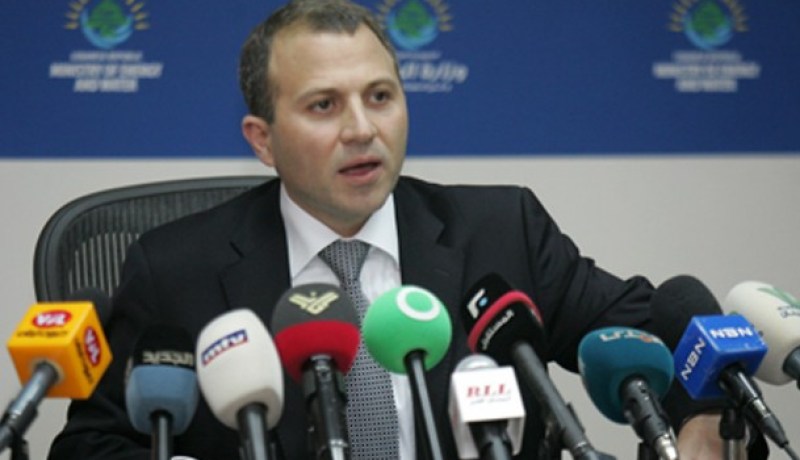 وزير لبناني يدعو لـترحيل نازحي سوريا وفلسطين