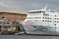 مسلحان يقتحمان باخرة «الجزائر 2» بميناء مارسيليا